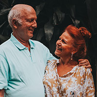two-smiling-people